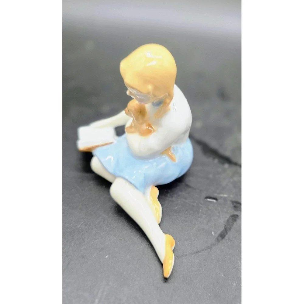 Vintage Royal Doulton Porcelain Sculpture Figurine My Pet Dog Girl 3